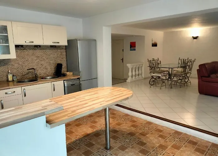 Apartmán A Louer Rez De Maison Dans Quartier *